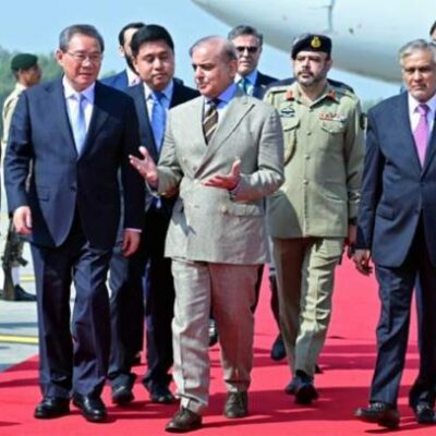 pak-china-partnership-cornerstone-of-regional-stability:-pm