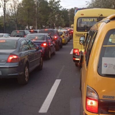 congestion-vehicular-se-registra-en-esta-via-del-norte-de-quito-este-lunes-14-de-octubre