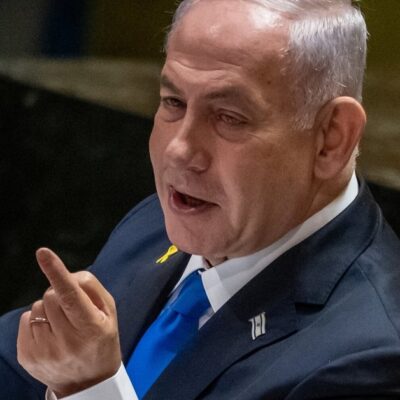 b.-netanyahu-sako,-kad-irano-remiamos-grupuotes-bande-nuzudyti-ji-ir-jo-zmona