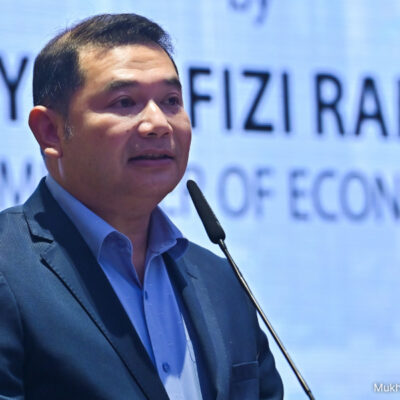 rafizi:-improving-income-categories-using-net-household-earnings