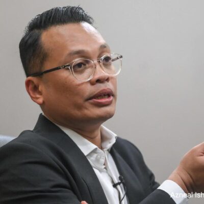 nothing-shocking-about-targeted-ron95-subsidy,-nik-nazmi-tells-muar-mp