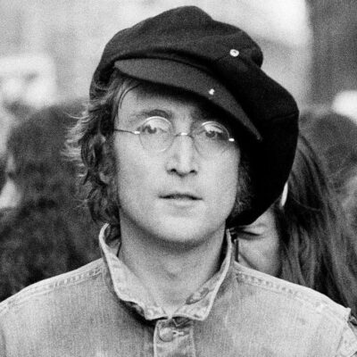 el-dia-en-que-un-quiromantico-le-advirtio-a-yoko-ono-que-john-lennon-iba-a-ser-asesinado