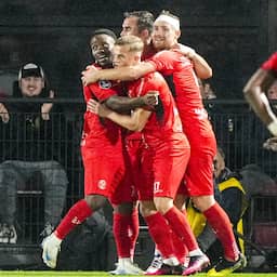 almere-city-boekt-eerste-eredivisie-zege-door-eigen-goal-nec’er-ouwejan