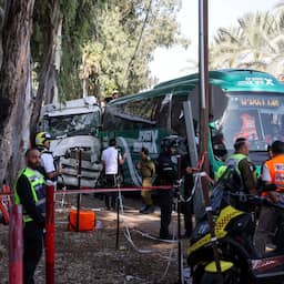 tientallen-gewonden-nadat-truck-inrijdt-op-bushalte-in-israel