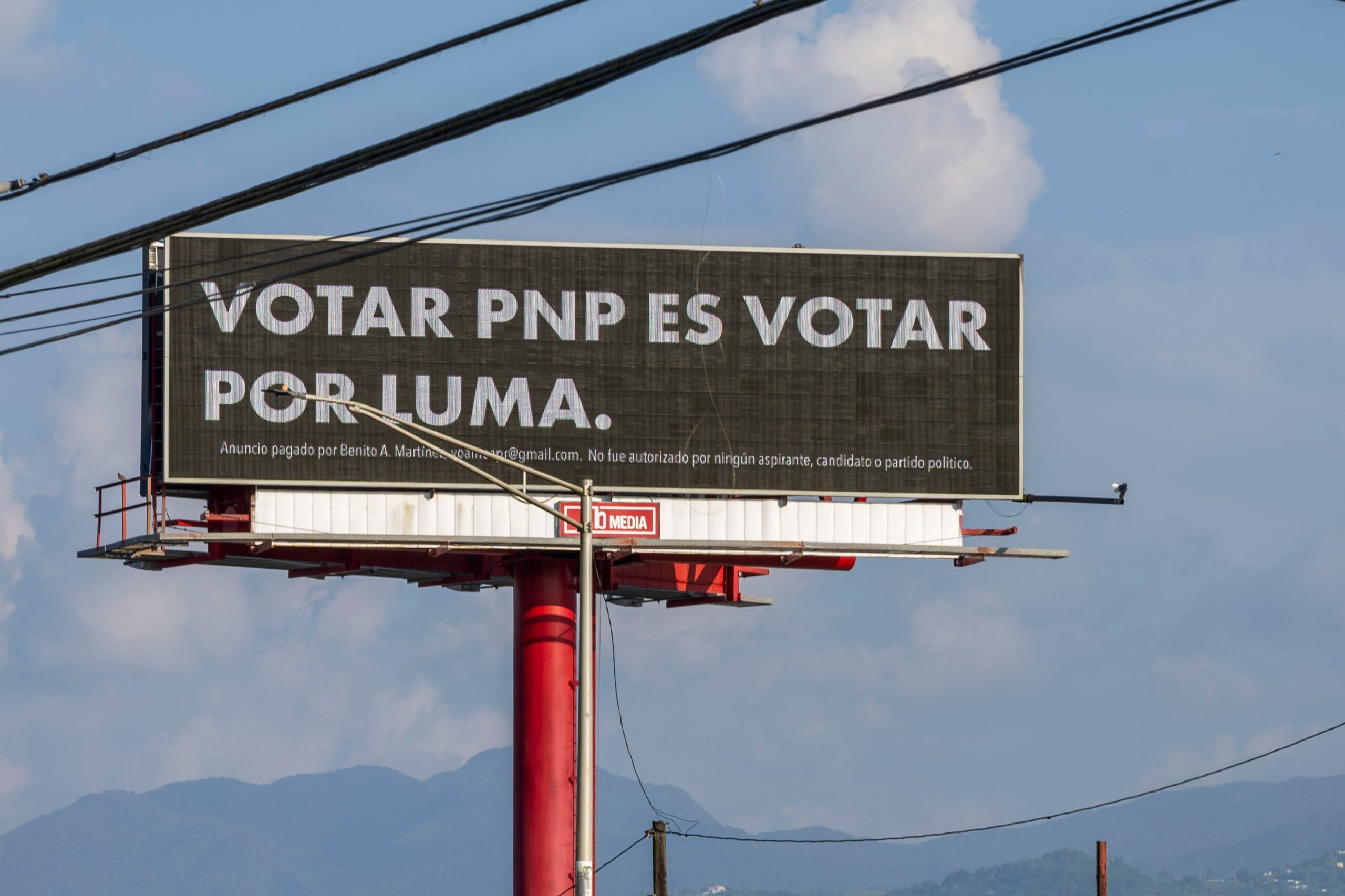 ciudadanos-privados-siguen-los-pasos-de-bad-bunny-y-pagan-anuncios-politicos-en-“billboards”