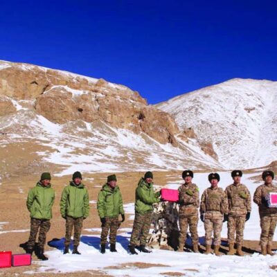 indian,-chinese-troops-gift-sweets-at-contested-border