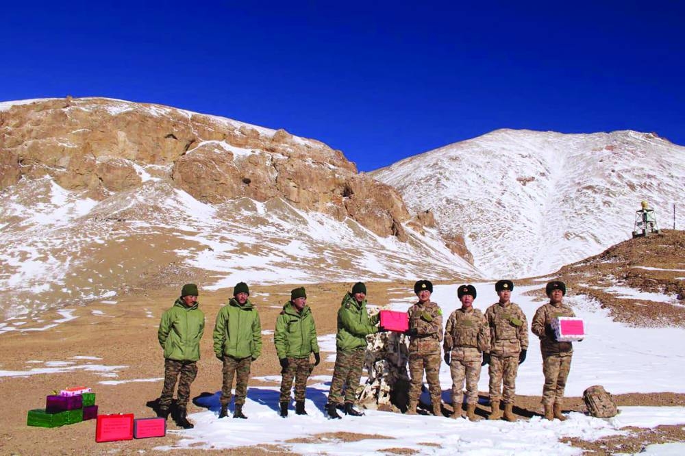 indian,-chinese-troops-gift-sweets-at-contested-border