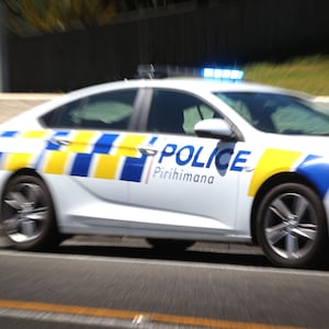 fight-outside-whangarei-bar-leaves-one-man-hospitalised,-arrests-made