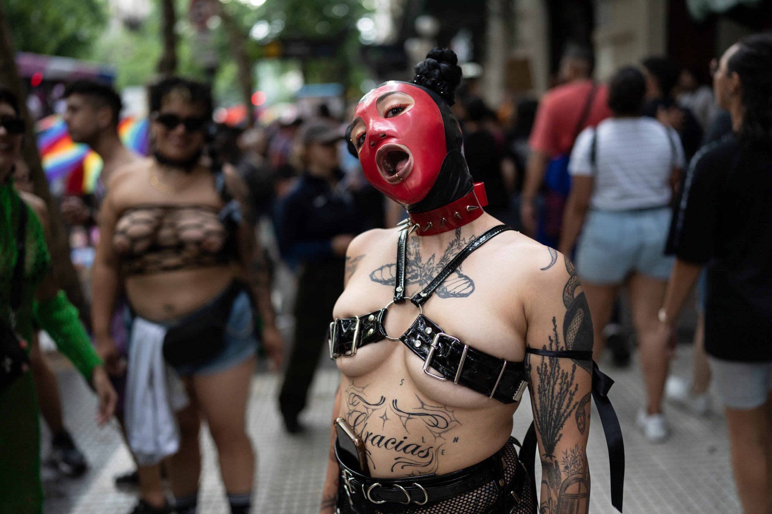 primera-marcha-de-orgullo-gay-de-la-era-de-javier-milei-reune-a-miles-en-buenos-aires