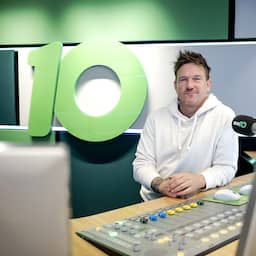 johnny-de-mol-gaat-eigen-programma-presenteren-op-radio-10