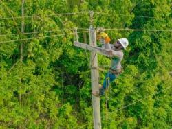 jps:-10,000-customers-still-affected-as-restoration-efforts-continue-after-storm-rafael