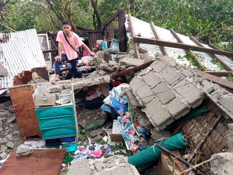 philippines-cleans-up-after-typhoon-marce-slams-north-coast